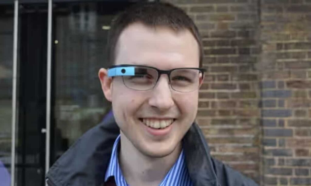 Google Glass has been a cringe-inducing punchline for years. Only the dorkiest of dorks would wear a computer on their face, surely? One look at this Google Glass photo from 2014, and it’s clear that this was a product years away from product market fit. 
