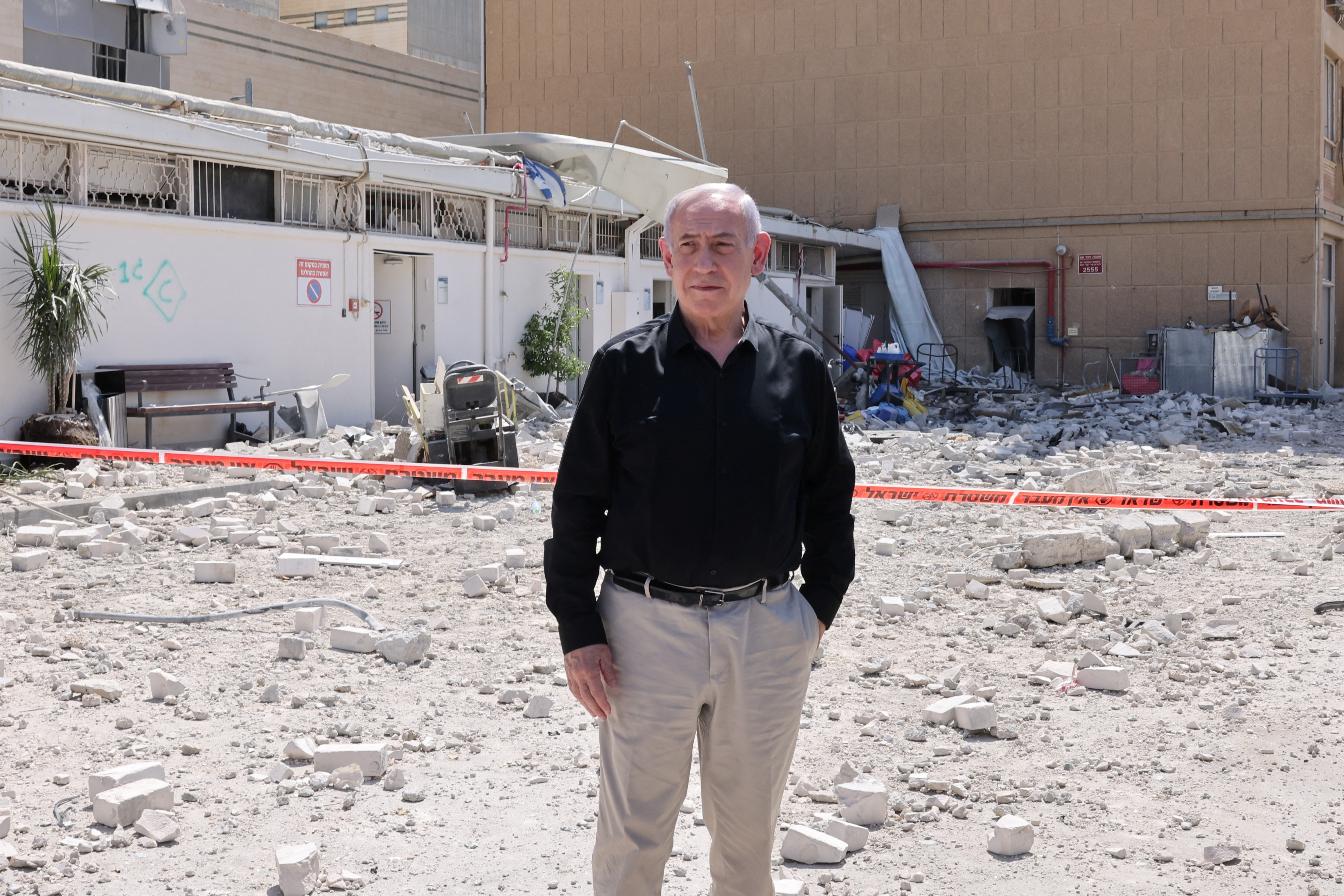 Benjamin Netanyahu at Soroka hospital after missile strike.